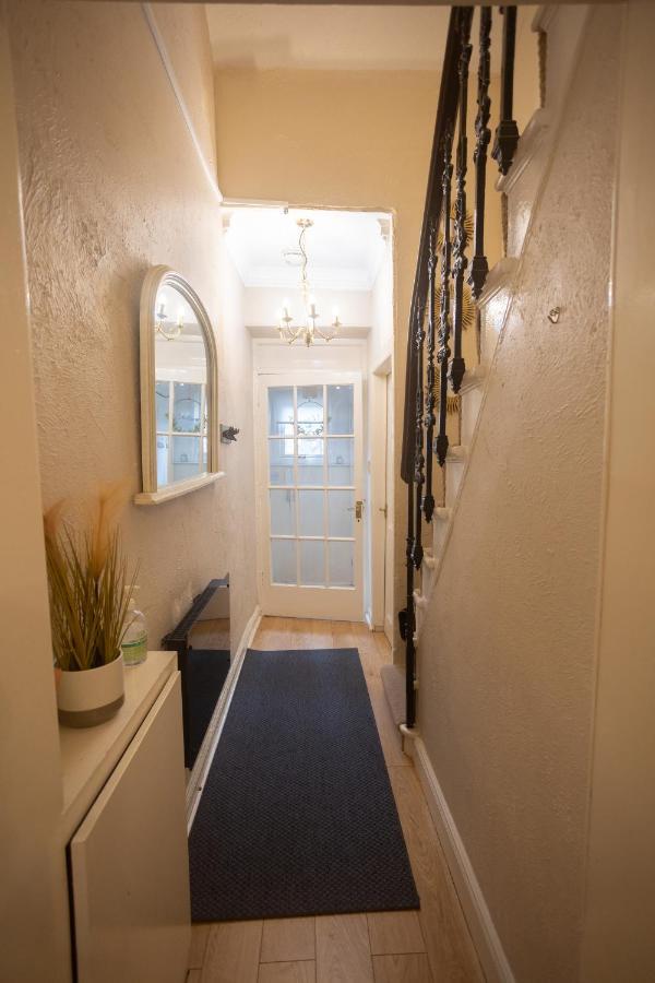 Sandgate 2-Bed Apartment In Ayr Central Location Buitenkant foto